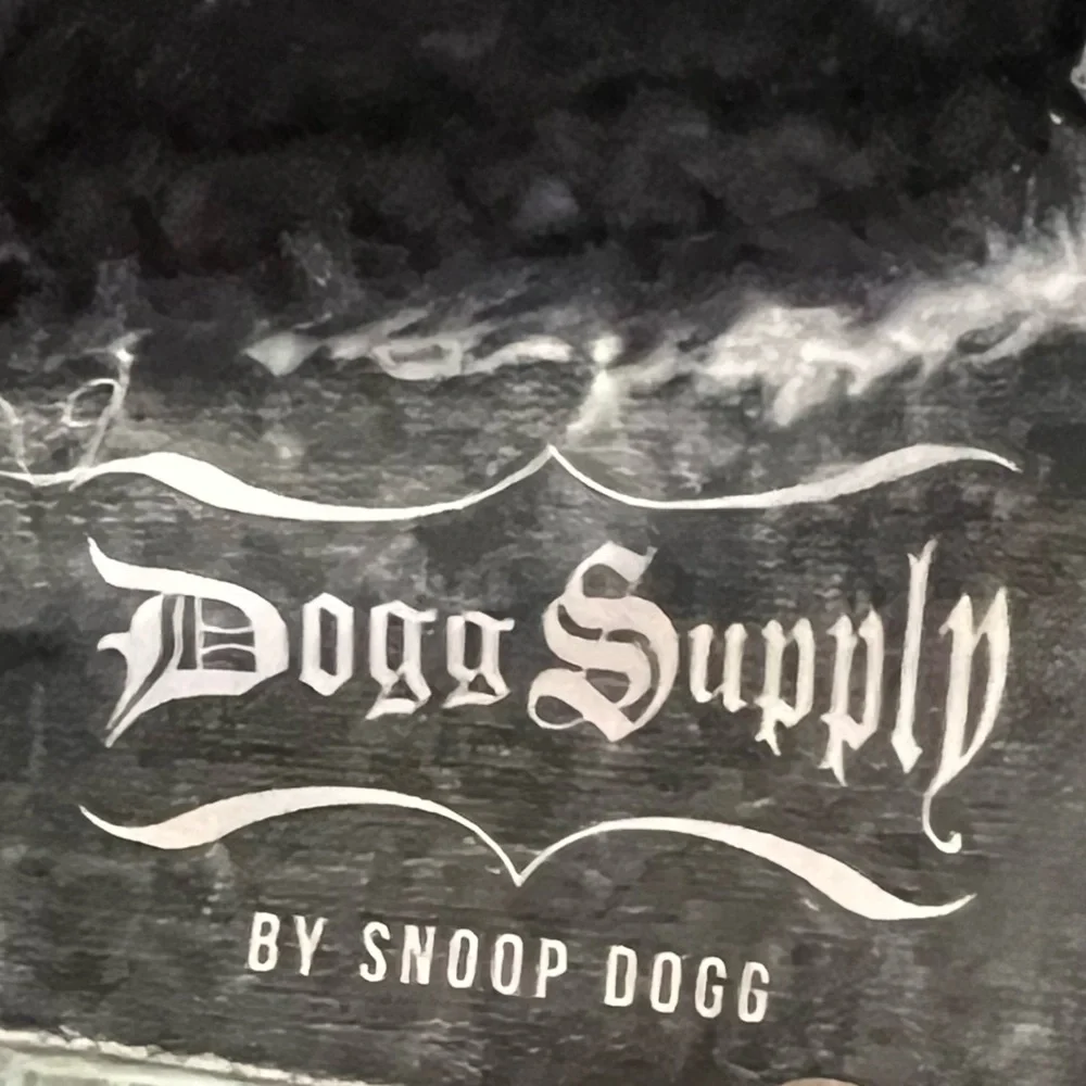 Snoop Dogg “Tha Doggfather” Hooded Blanket Wearable Plush Fleece Throw Black